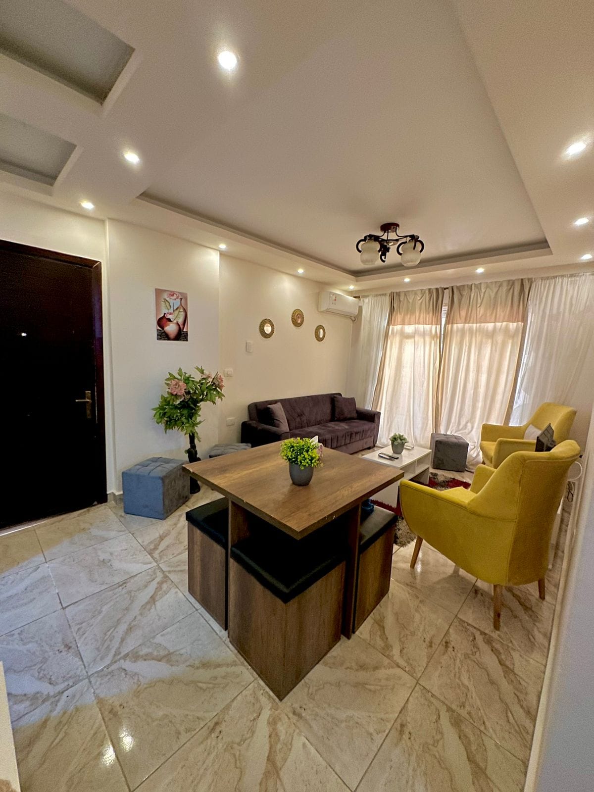 شقة في مدينتي 82 م2 للإيجار مفروش تشطيب خاص 30,000 ج 